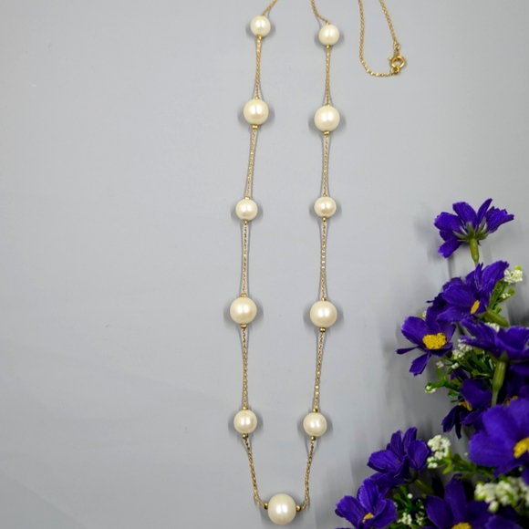 Gold Plated Vintage Pearl Station Style Necklace - Picture 3 of 4